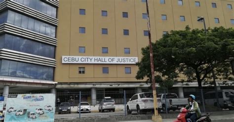 Cebu City Hall of Justice limits visitors amid COVID.
